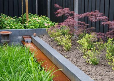 groen paarse tuin met cortenstaal waterelement (2)